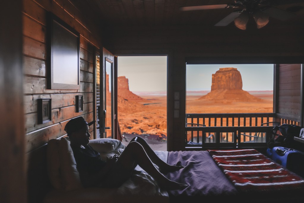 First Time Guide to Visiting Monument Valley | The View Cabins #simplywander #monumentvalley #utah #arizona