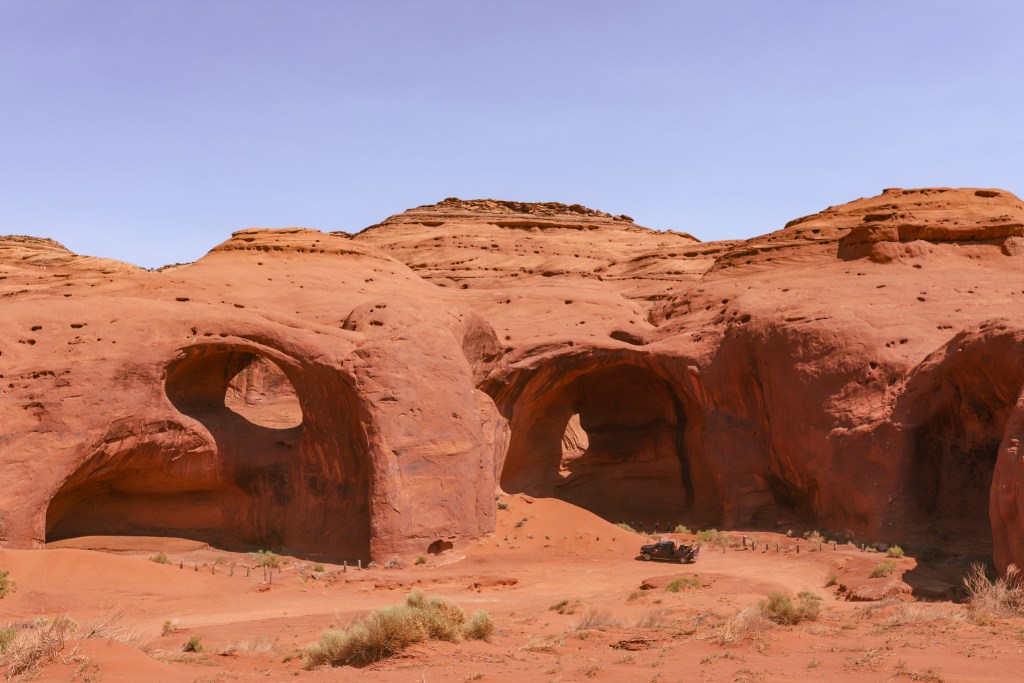 First Time Guide to Visiting Monument Valley | Best guided tours in Monument Valley #simplywander #monumentvalley #utah #arizona